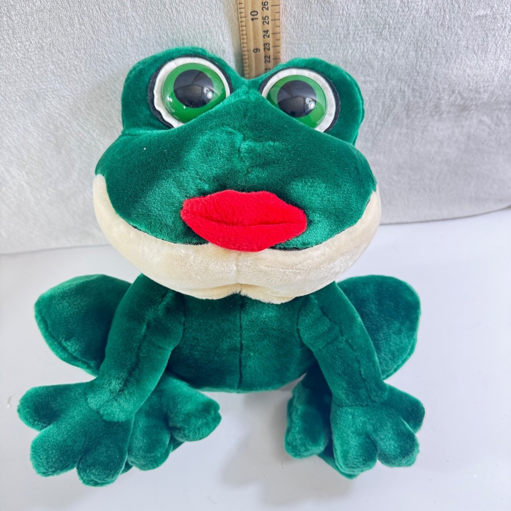 Russ Berrie Smooches Green Frog Prince Plush Kissing Sound 29566P 9 In no sound